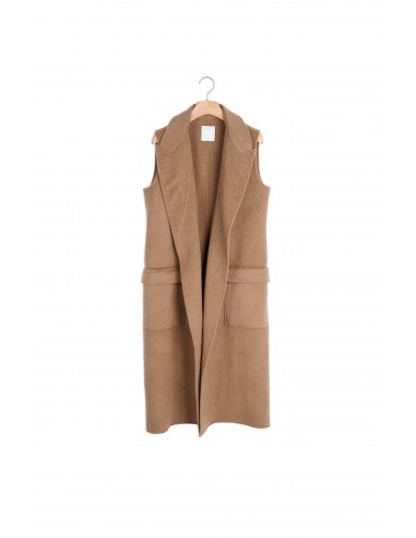 OUTERWEAR Camel store